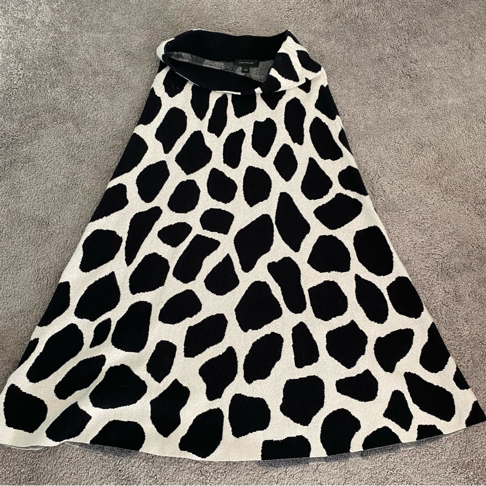 Ann Taylor Thick Knit Black and White Animal Print Skirt